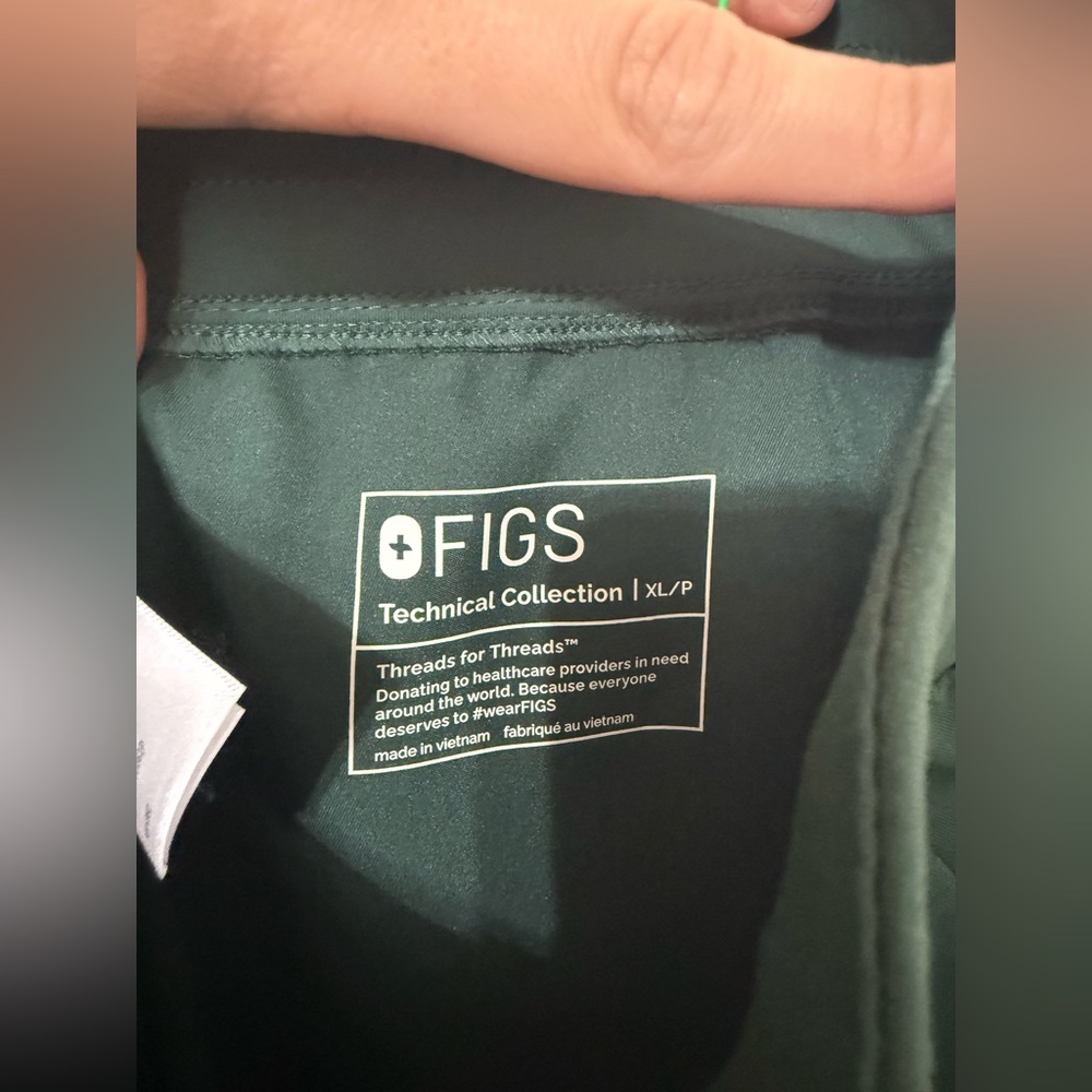 Figs RARE British Racing Green Scrub Set - Picture 4 of 7